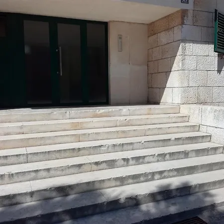 Tia Apartament *